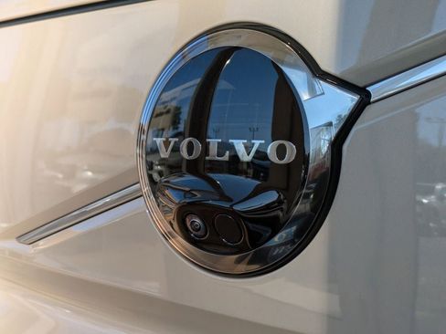 New 2025 Volvo EX90 Plus w/ Protection Package Premier AWD/4WD image 13