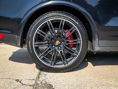 Used 2014 Porsche Cayenne Turbo S AWD/4WD image 10