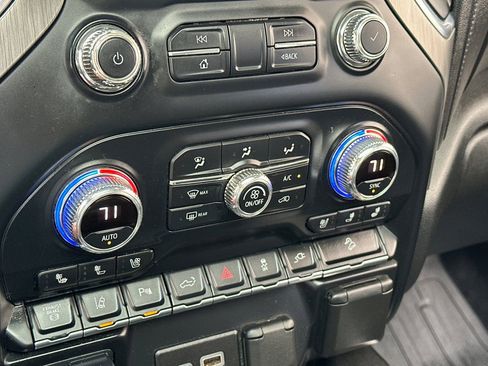 Used 2021 GMC Sierra 2500 Denali w/ Denali Ultimate Package image 24