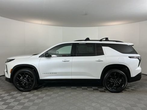 Used 2025 Chevrolet Traverse RS AWD/4WD image 8