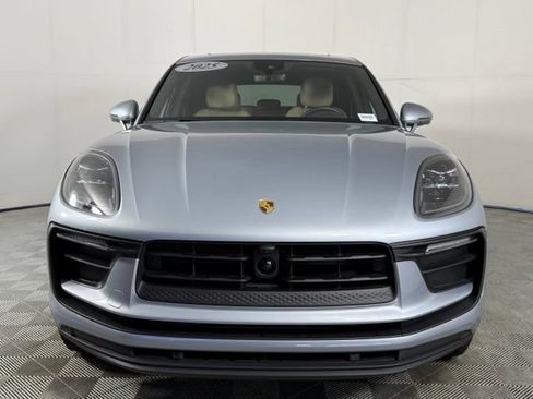 Used 2025 Porsche Macan AWD/4WD image 11