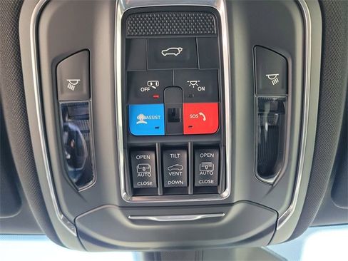 New 2025 Jeep Grand Cherokee L Limited w/ Luxury Tech Group II image 31