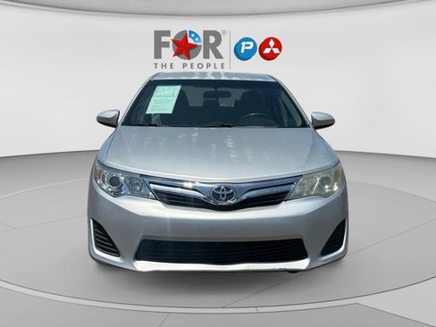Used 2012 Toyota Camry LE FWD image 8
