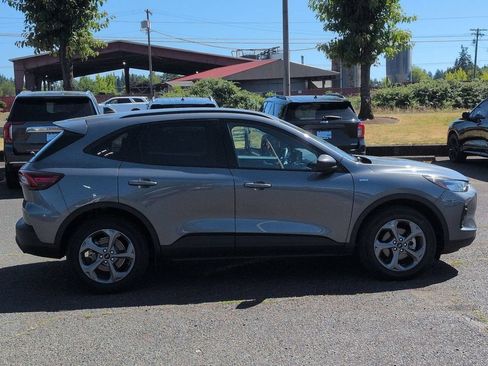Used 2025 Ford Escape ST-Line AWD/4WD image 6