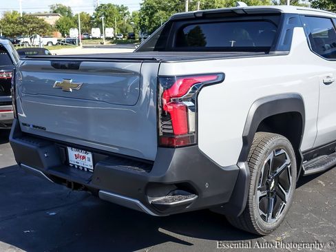 New 2026 Chevrolet Silverado EV LT image 8