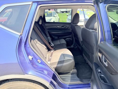 Used 2018 Nissan Rogue SV image 20