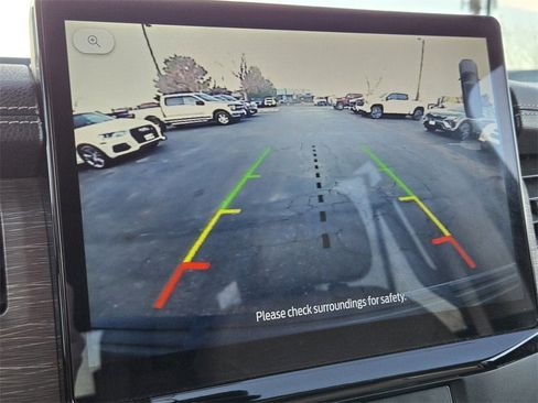 Used 2023 Ford Expedition Limited image 10