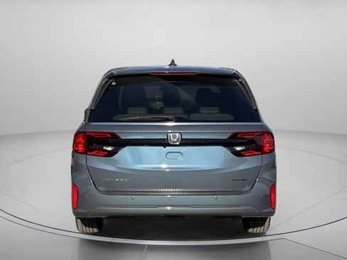 Used 2025 Honda Odyssey Touring image 4