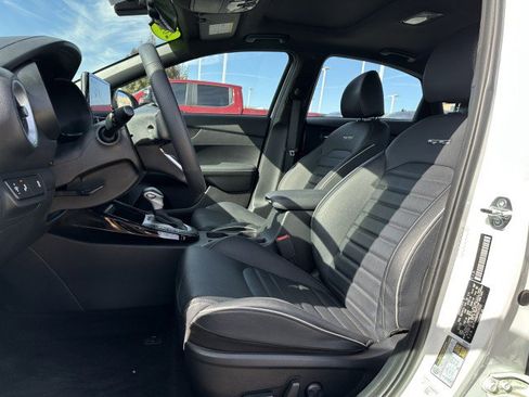 Used 2023 Kia Forte GT-Line w/ GT-Line Premium Package image 12