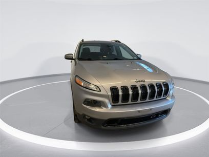 Used 2018 Jeep Cherokee Limited w/ Technology Group