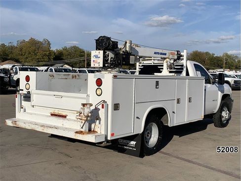 Used 2011 Chevrolet Silverado 3500 W/T image 2
