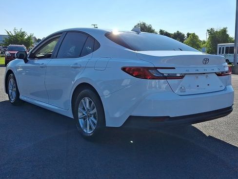 Used 2025 Toyota Camry LE AWD/4WD image 7
