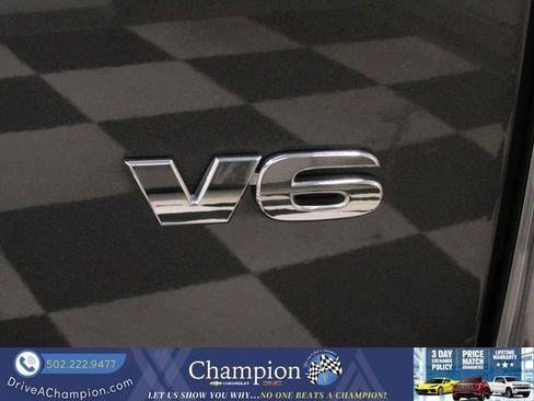 Used 2021 Toyota Tacoma TRD Off-Road image 5