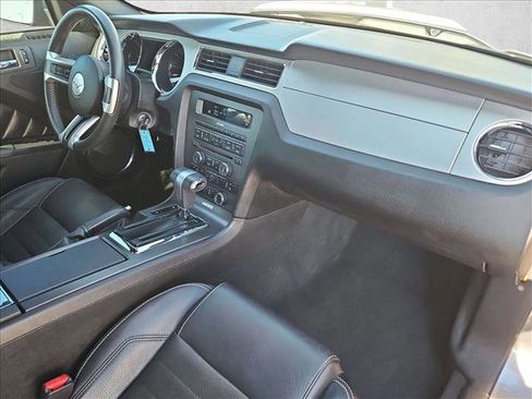 Used 2010 Ford Mustang GT Premium image 21