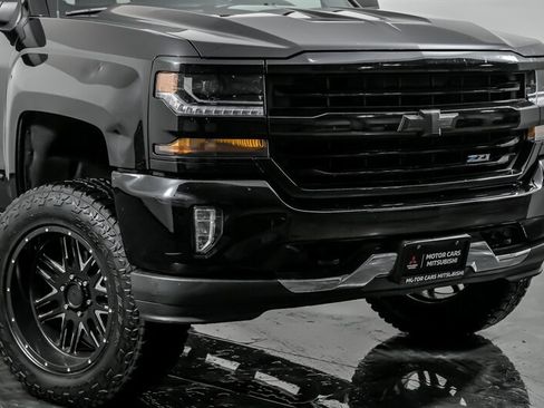 Used 2018 Chevrolet Silverado 1500 LT w/ All Star Edition image 2