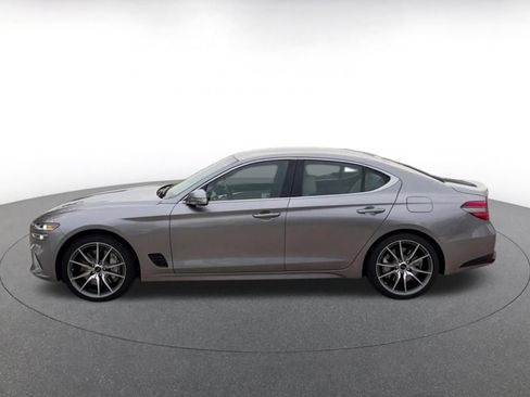 Used 2025 Genesis G70 2.5T image 9