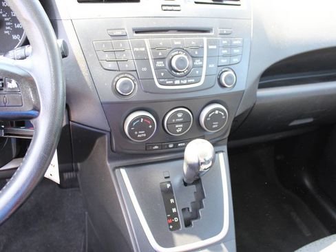 Used 2012 MAZDA MAZDA5 Touring w/ Moonroof & Audio Pkg image 15