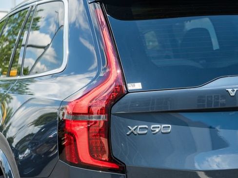 Used 2025 Volvo XC90 T8 Ultra w/ Protection Package Premier AWD/4WD image 7