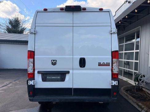 Used 2020 RAM ProMaster 2500 w/ Interior Convenience Group image 7