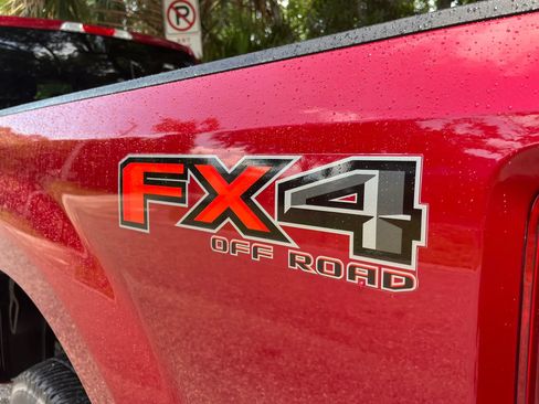 Used 2017 Ford F250 Lariat w/ Lariat Ultimate Package AWD/4WD image 13