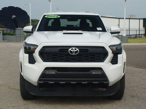 Used 2024 Toyota Tacoma TRD Sport AWD/4WD image 24