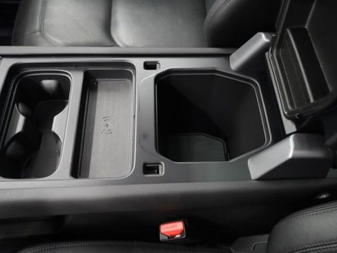 Used 2024 Land Rover Defender 110 S image 29
