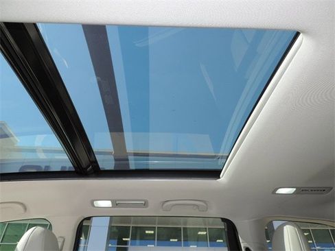 Used 2022 Subaru Ascent Limited w/ Technology Package image 10