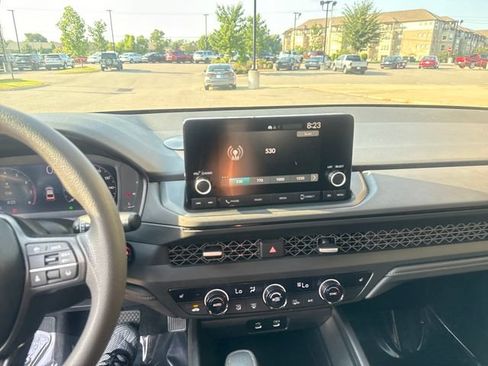 Used 2025 Honda Accord SE image 14