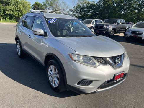 Used 2016 Nissan Rogue SV w/ SV Premium Package AWD/4WD image 7