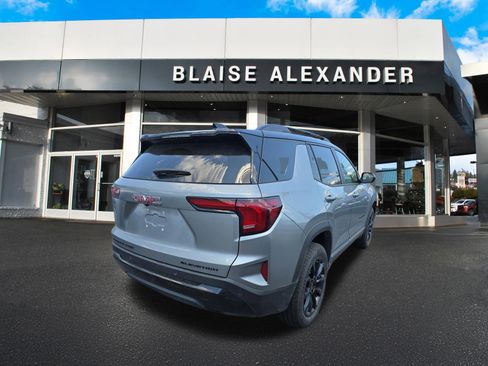 Used 2025 GMC Terrain Elevation w/ Elevation Premium Package AWD/4WD image 3