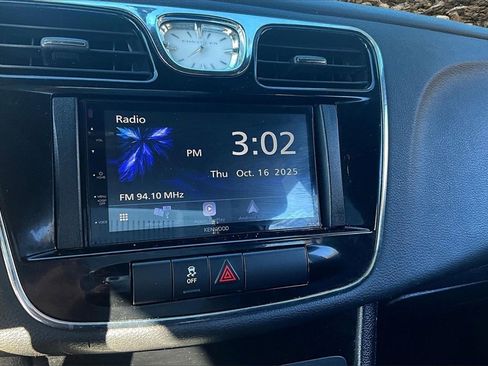 Used 2014 Chrysler 200 Touring image 13