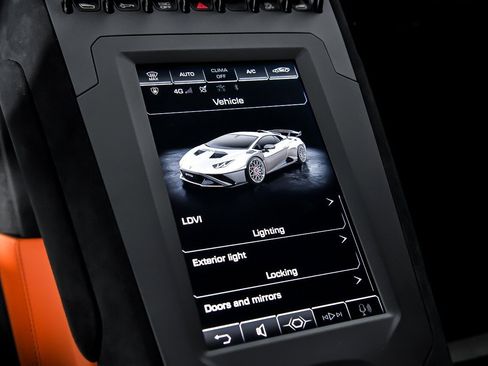 Used 2021 Lamborghini Huracan STO image 38