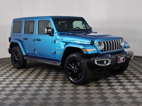 Used 2024 Jeep Wrangler Unlimited Sahara AWD/4WD image 48