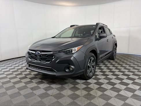 Used 2024 Subaru Crosstrek 2.0i Premium AWD/4WD image 2