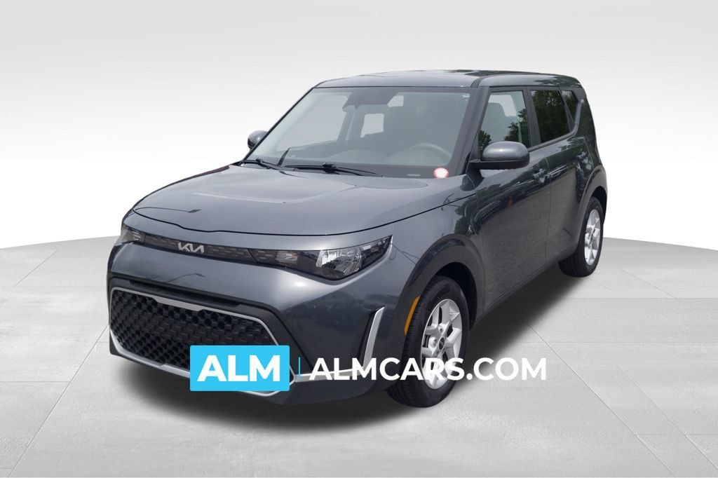 Used 2025 Kia Soul LX w/ LX Technology Package FWD image 1