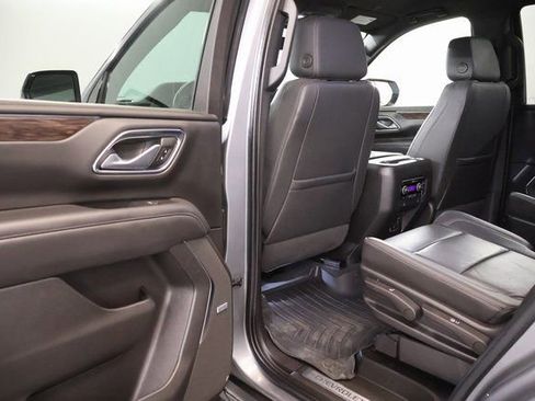 Used 2022 Chevrolet Tahoe Z71 w/ Luxury Package AWD/4WD image 28