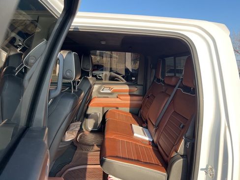 Used 2025 GMC Sierra 3500 Denali Ultimate image 10