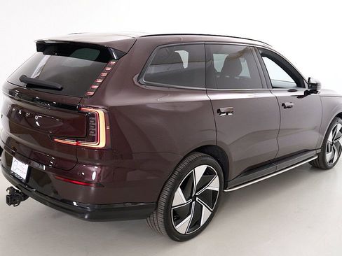 Certified 2025 Volvo EX90 Ultra AWD/4WD image 10