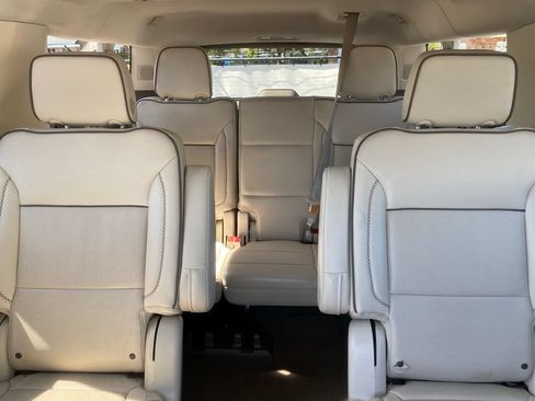 Used 2024 GMC Yukon XL Denali AWD/4WD image 33