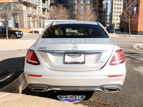Used 2017 Mercedes-Benz E 300 image 6