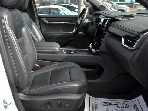 Used 2024 GMC Acadia Elevation image 55