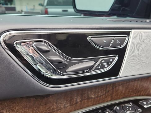 Used 2023 Lincoln Navigator L Black Label AWD/4WD image 30