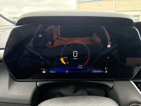Used 2024 Chevrolet TrailBlazer LS w/ LS Convenience Package FWD image 11