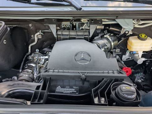 Used 2025 Mercedes-Benz Sprinter 2500 image 13