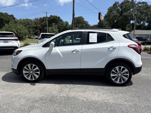 Used 2020 Buick Encore Preferred FWD image 2