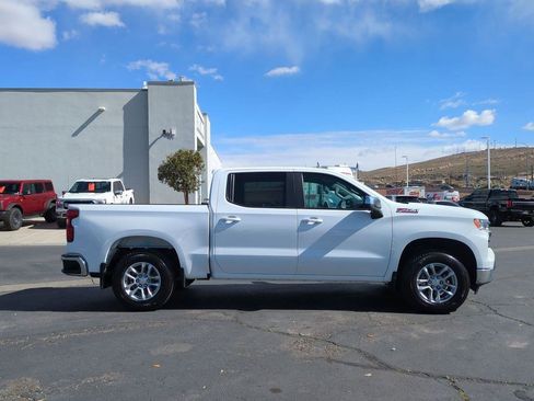 Used 2024 Chevrolet Silverado 1500 LT w/ Z71 Off-Road Package AWD/4WD image 2
