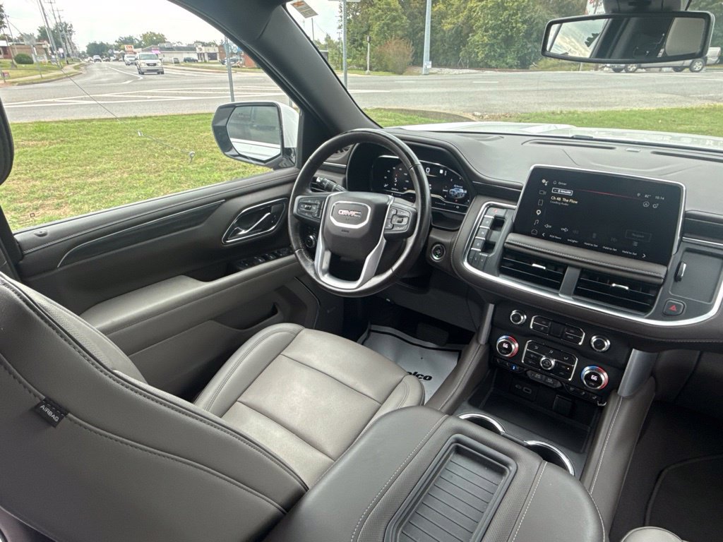 Used 2022 GMC Yukon SLT w/ SLT Luxury Package AWD/4WD image 17