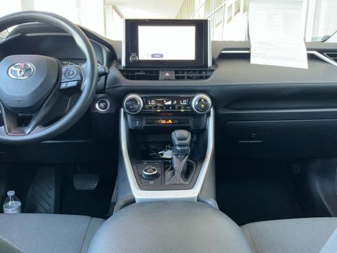 Used 2025 Toyota RAV4 XLE AWD/4WD image 20