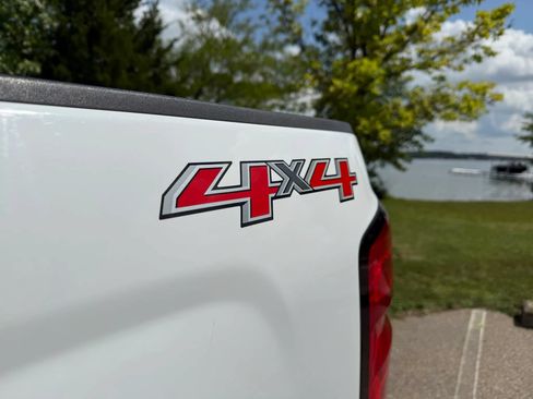 Used 2015 Chevrolet Silverado 2500 LT AWD/4WD image 10