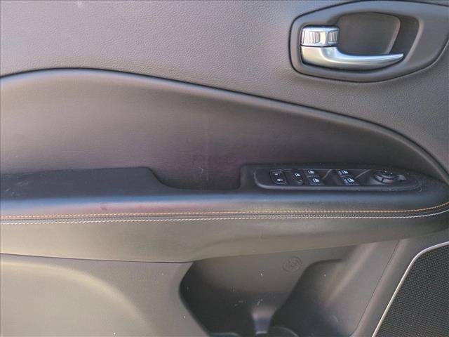 Used 2020 Jeep Compass Latitude AWD/4WD image 11